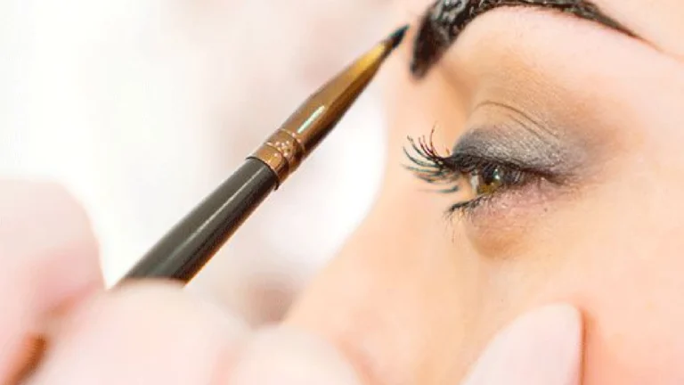 Eyebrow Shaping & Tinting: Elevate Your Brow Game at Beauty Salons